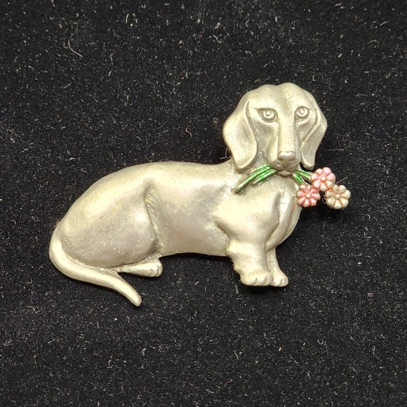 JJ Jonette Pewter Dachshund Holding Flowers Brooch Pin - Picture 8 of 9